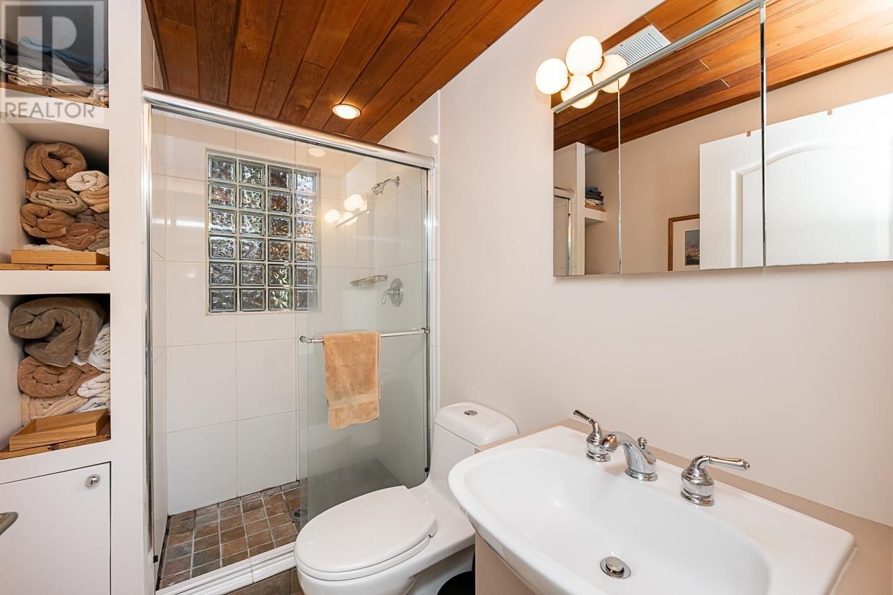 920 ADDERLEY STREET Image 29