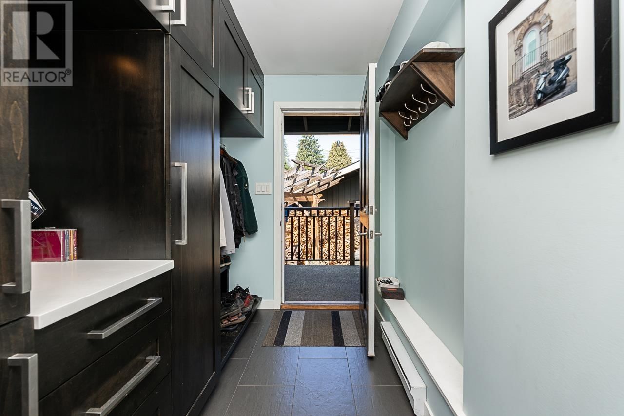 920 ADDERLEY STREET Image 31