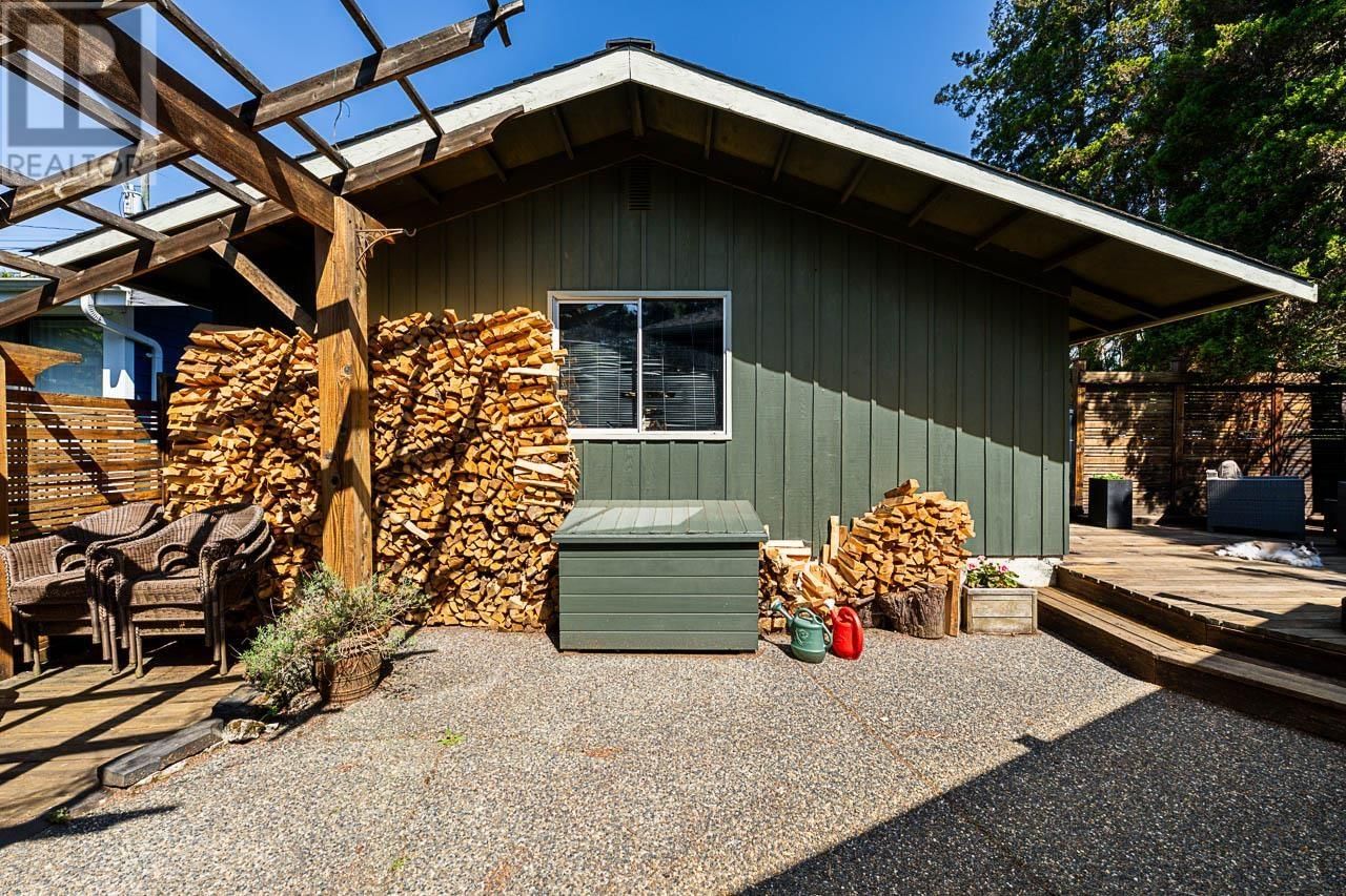 920 ADDERLEY STREET Image 36