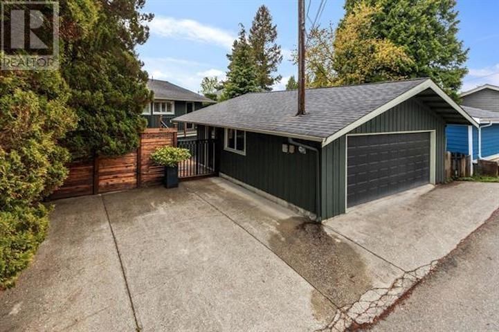 920 ADDERLEY STREET Image 37