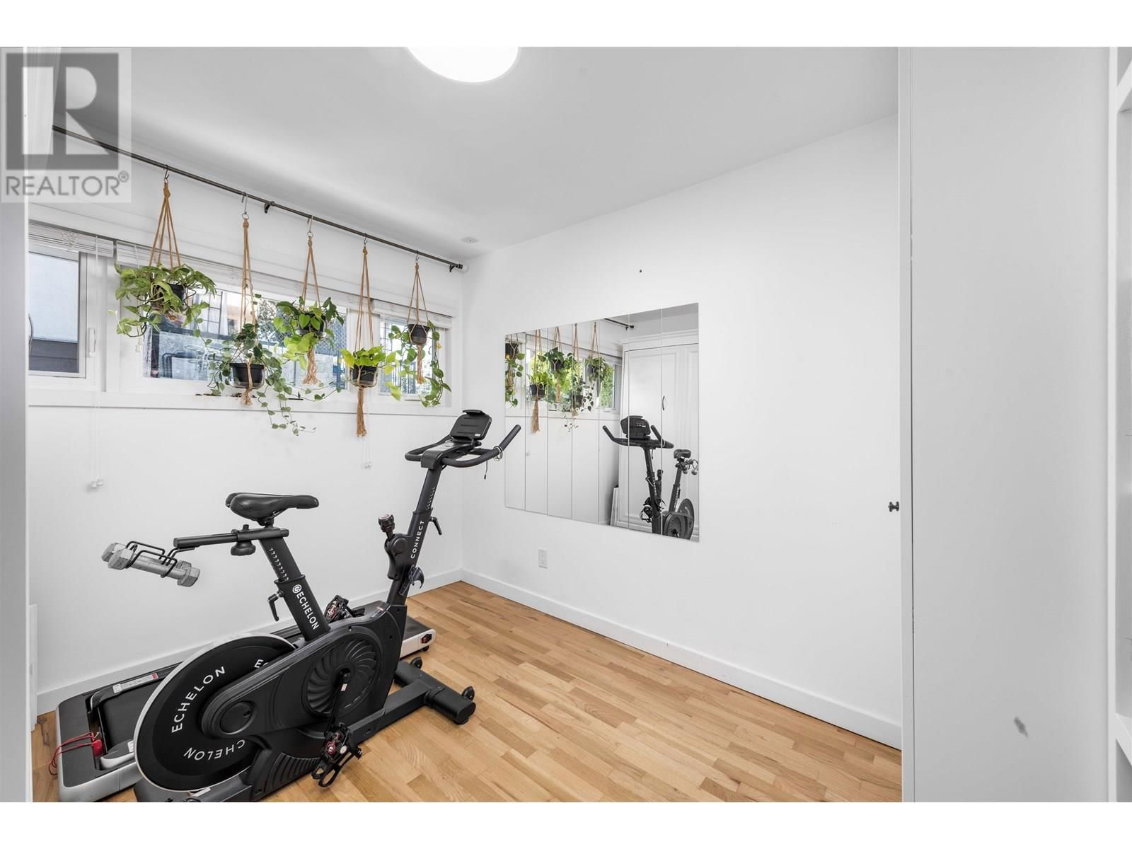 1706 GLENDALE AVENUE Image 14