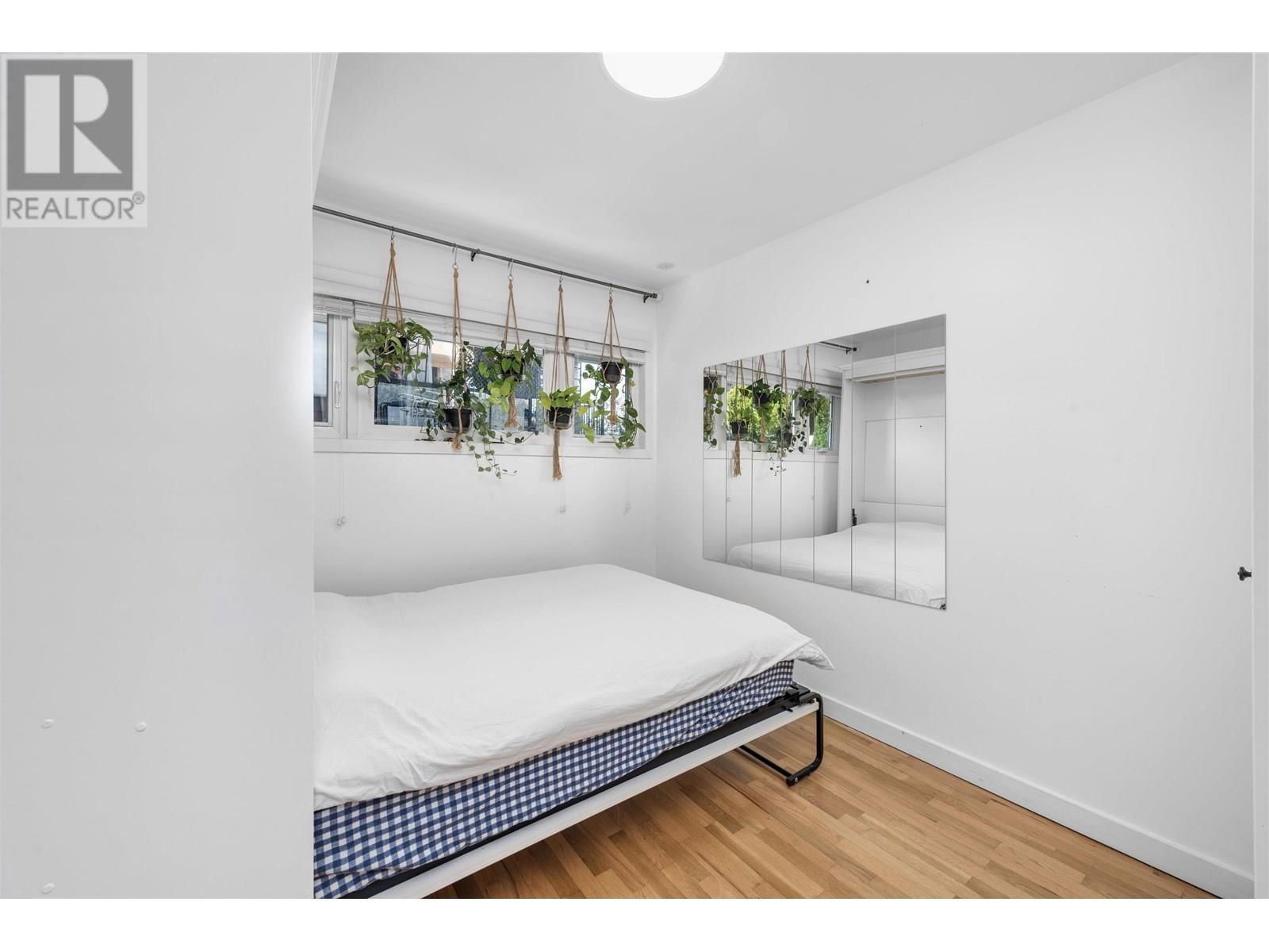 1706 GLENDALE AVENUE Image 16