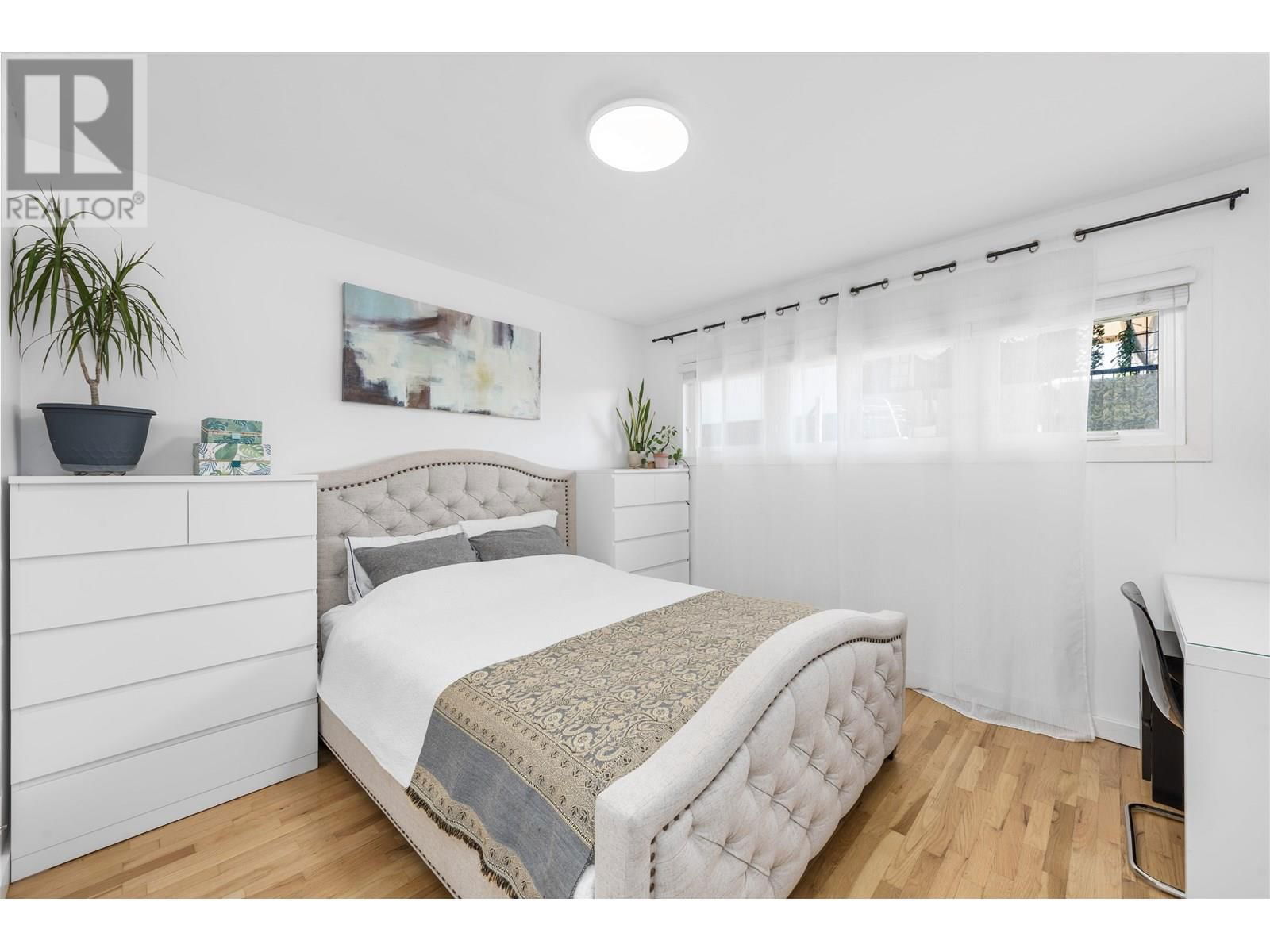 1706 GLENDALE AVENUE Image 17