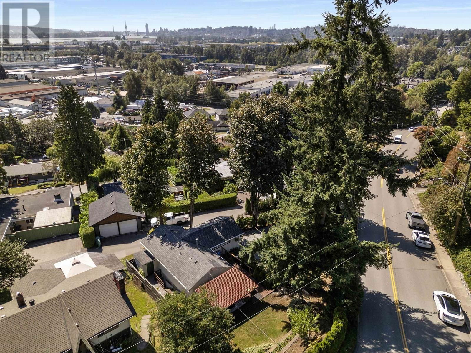 1706 GLENDALE AVENUE Image 32