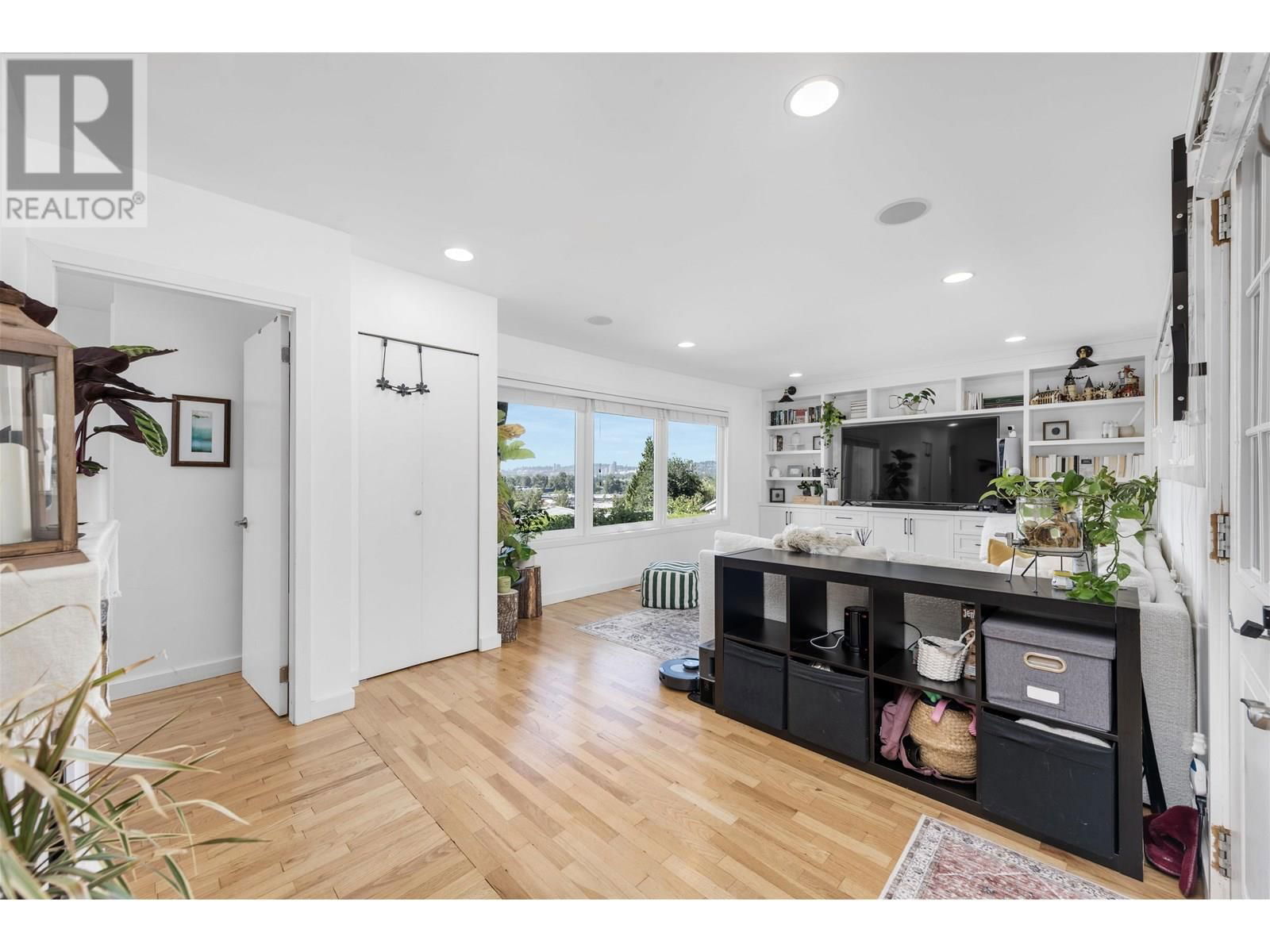 1706 GLENDALE AVENUE Image 7