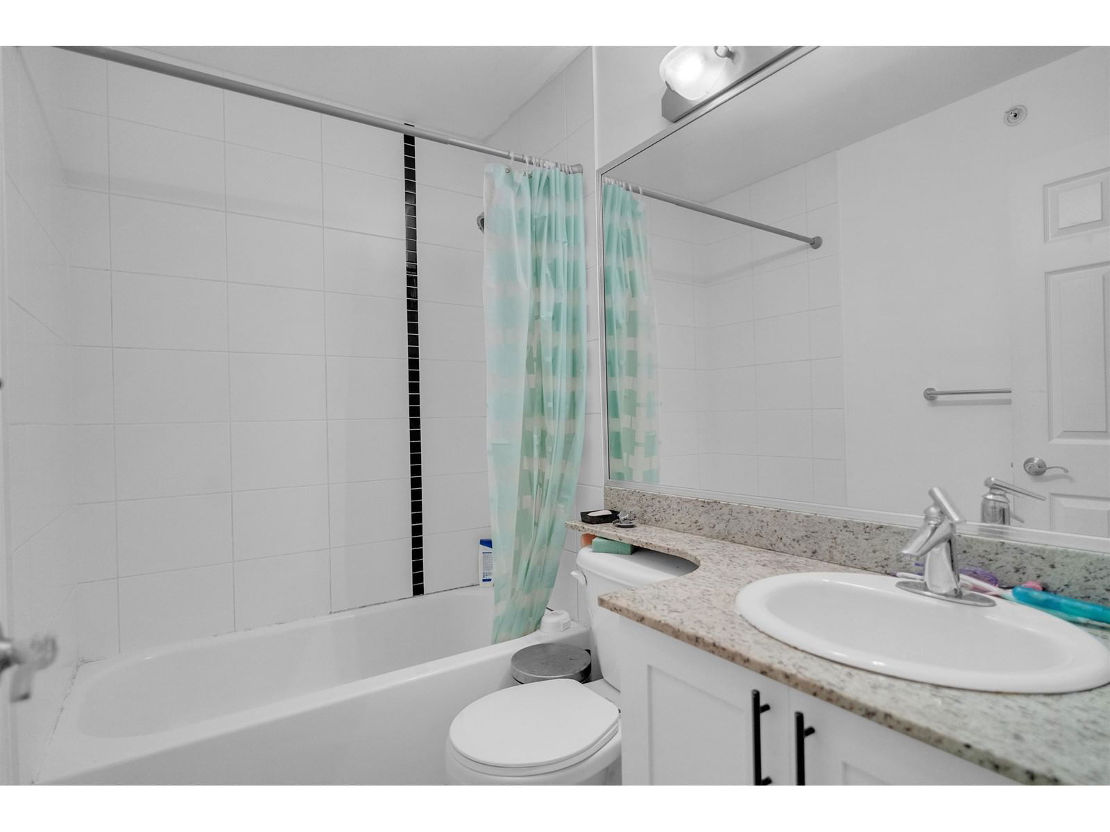210 - 13958 108 Image 9