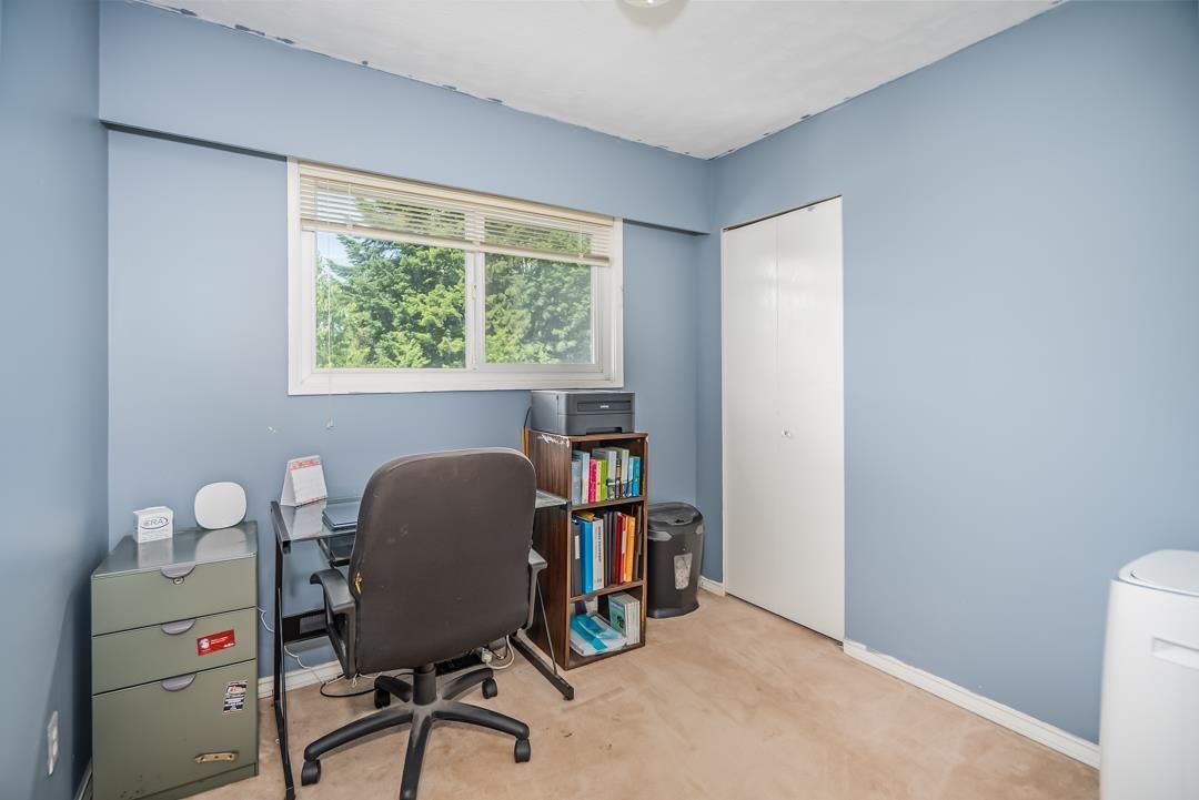 4930 205A Image 21