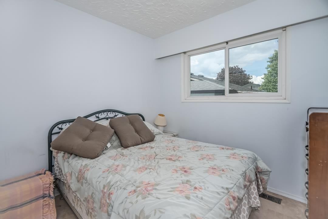 4930 205A Image 22