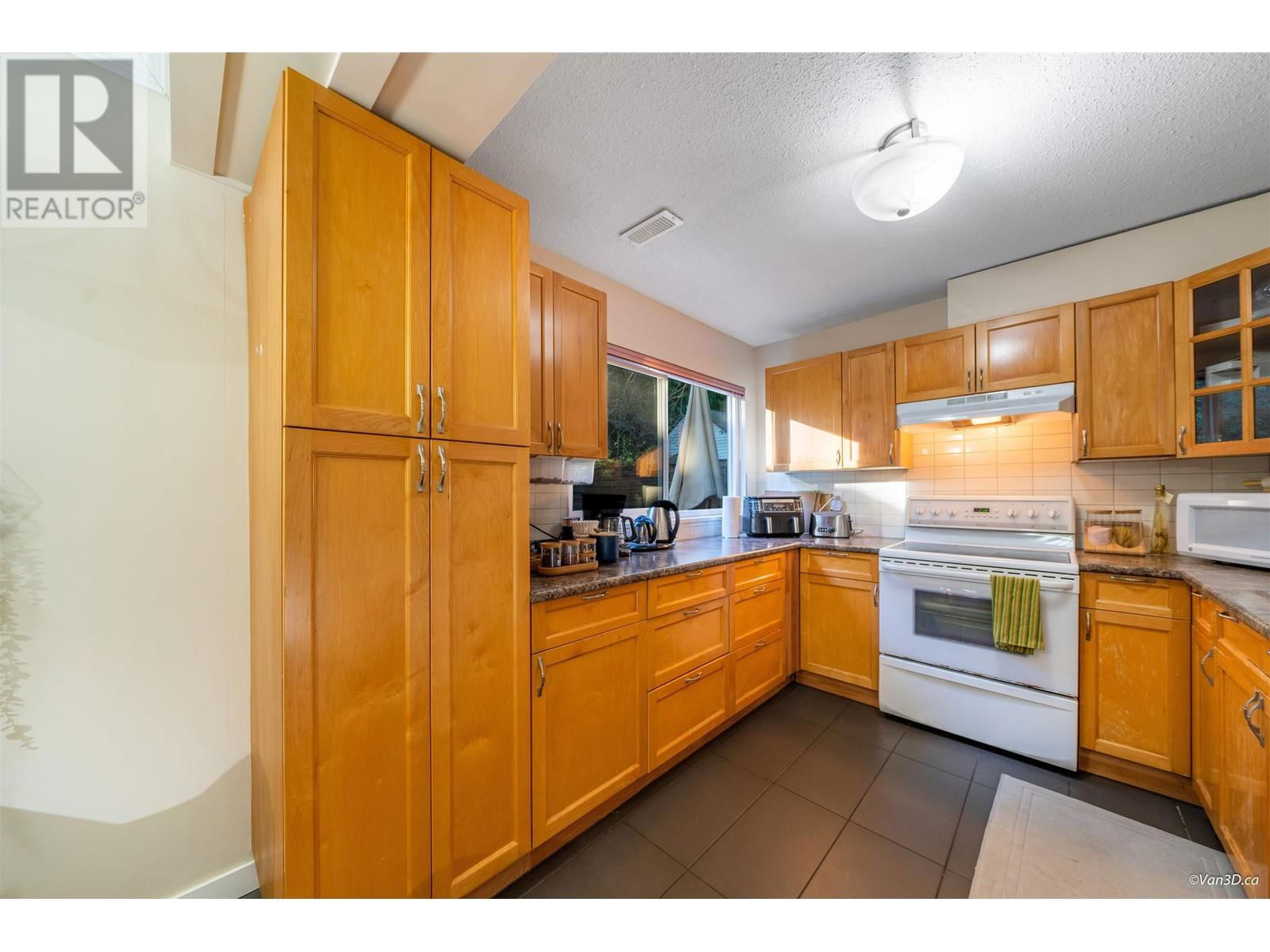 3509 FROMME ROAD Image 26
