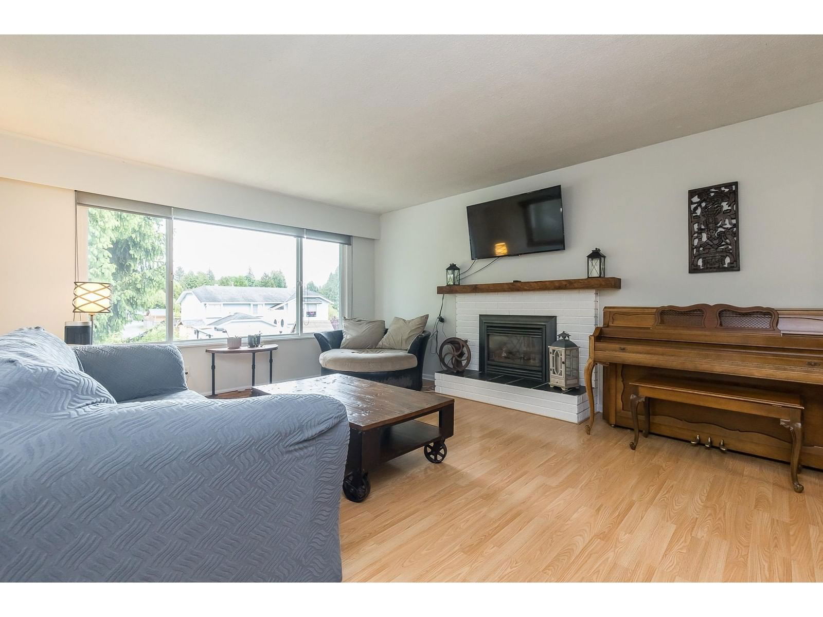 8119 BROWN Image 14