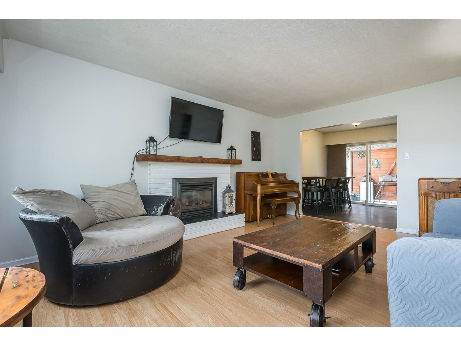8119 BROWN Image 16