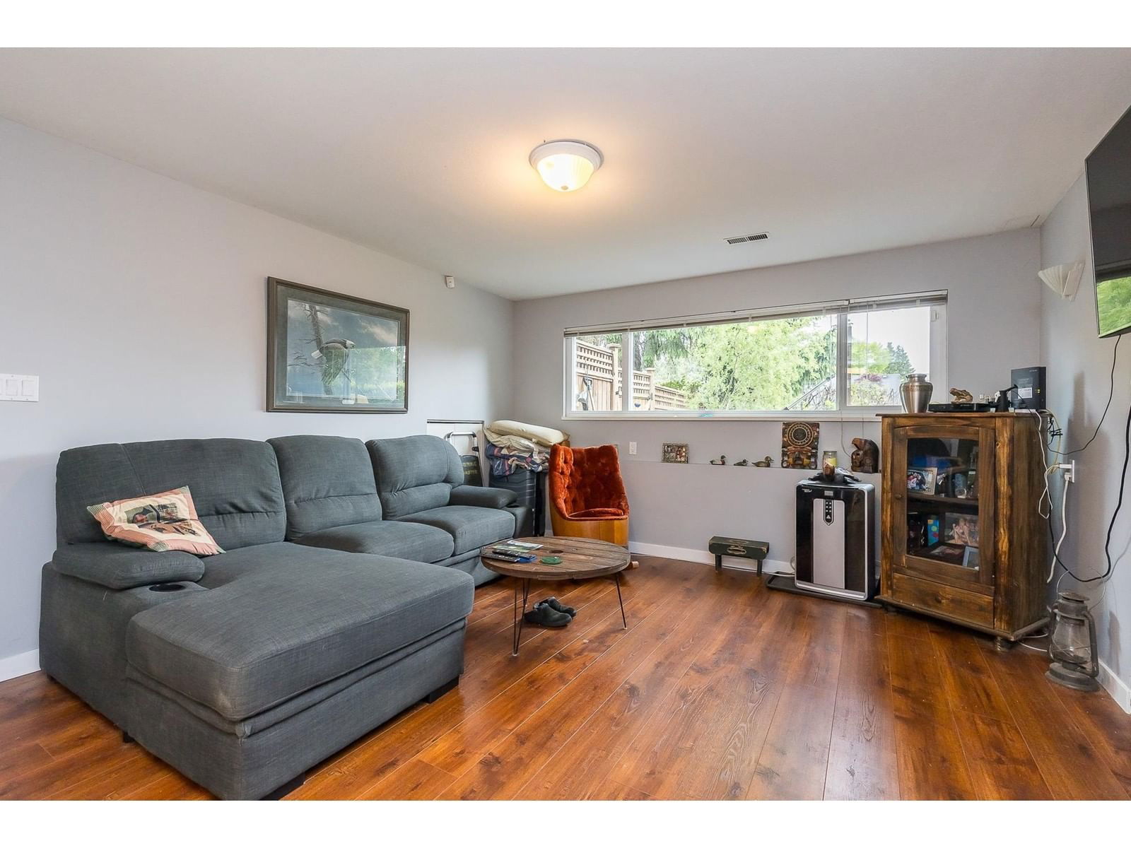 8119 BROWN Image 24