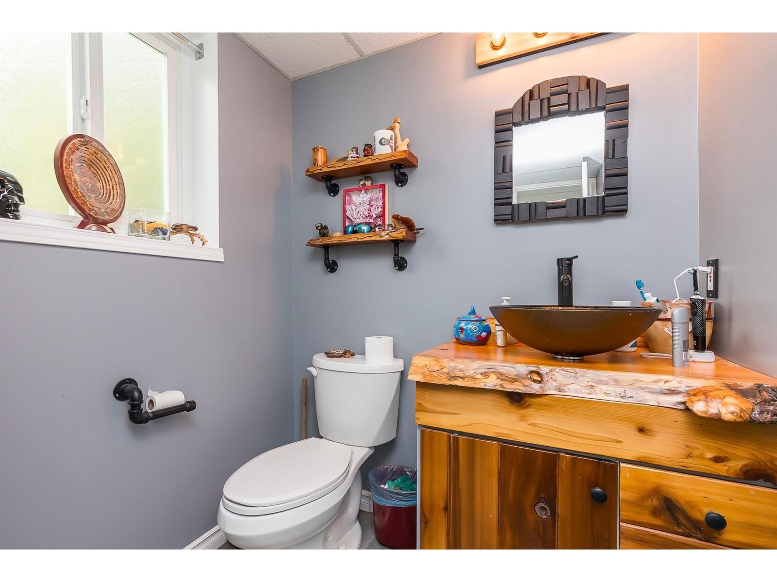 8119 BROWN Image 27