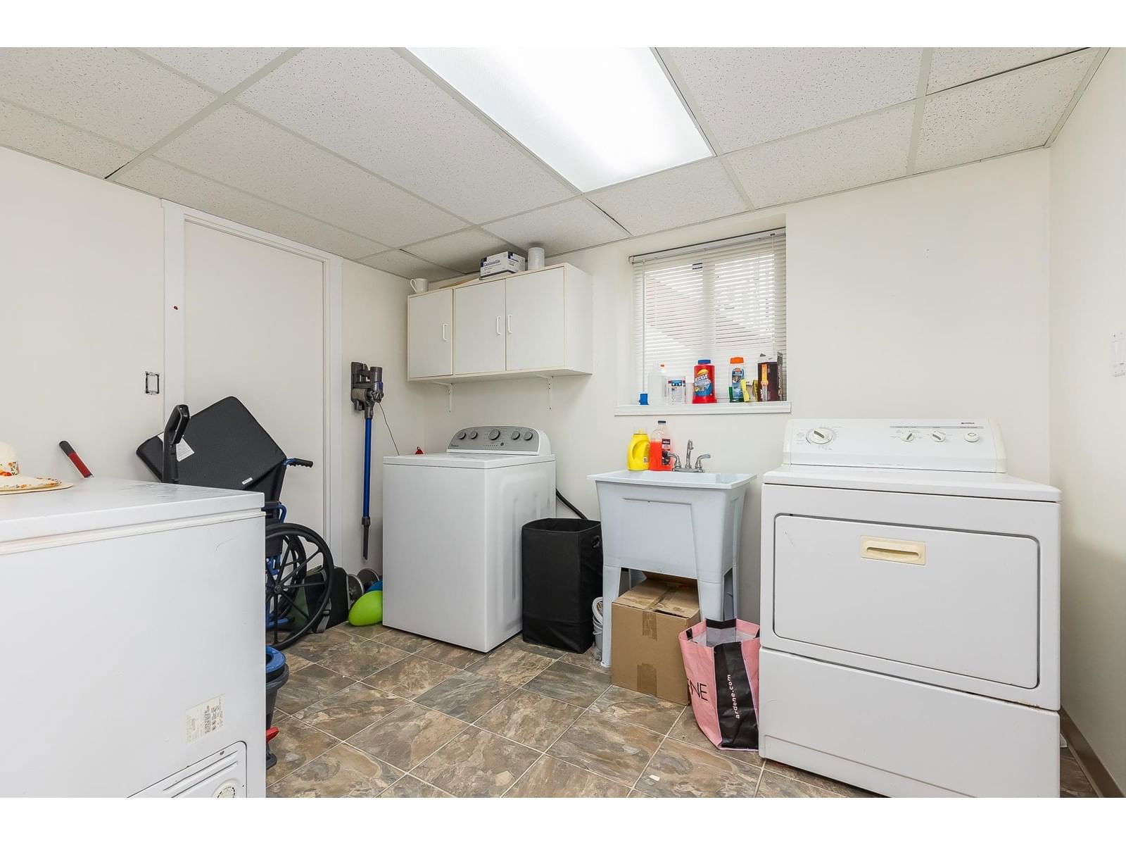 8119 BROWN Image 29
