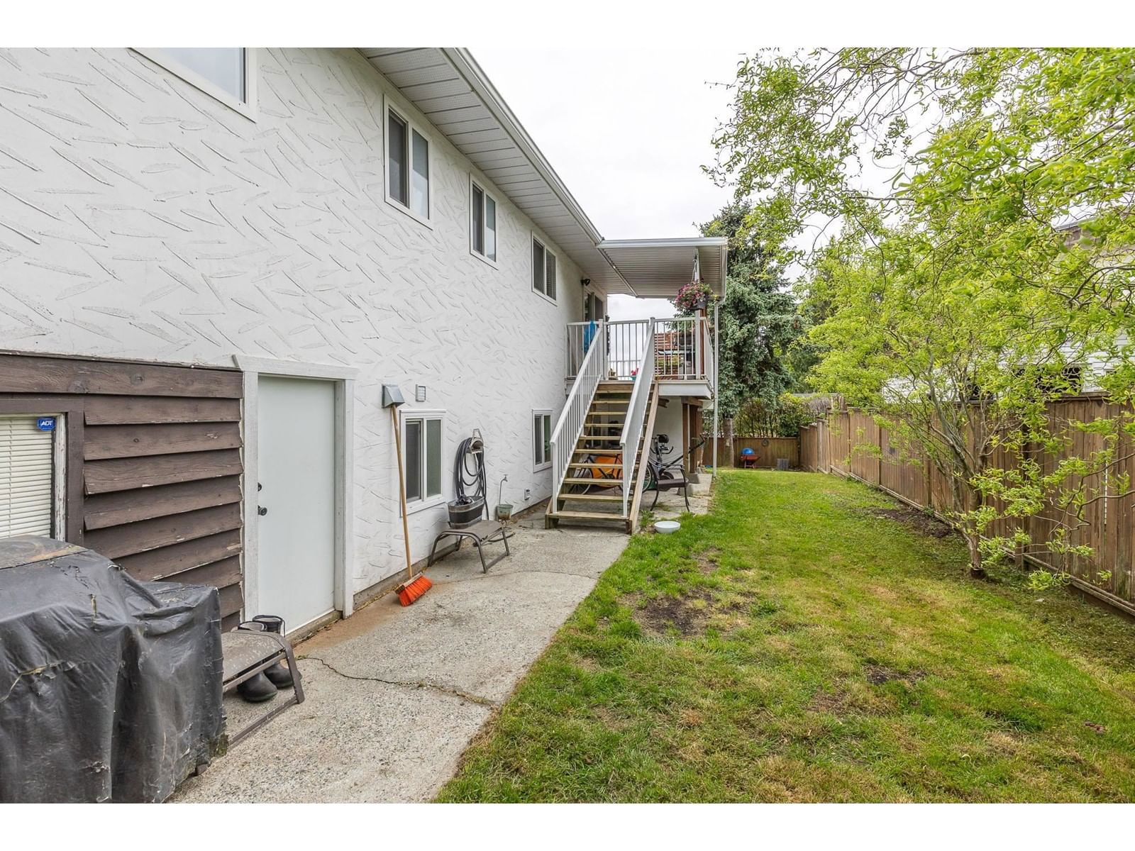 8119 BROWN Image 39