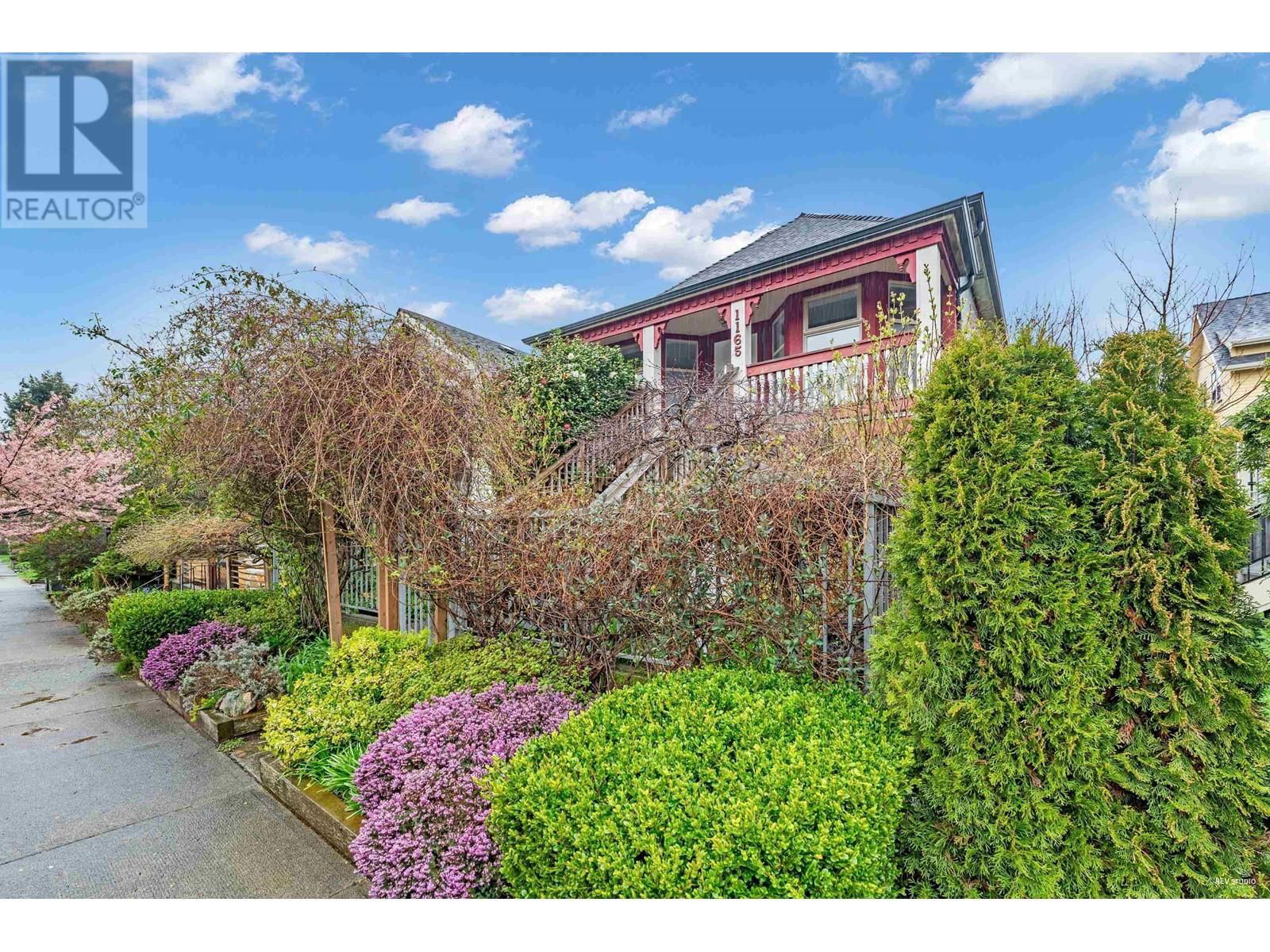 1165 PENDER STREET Image 1