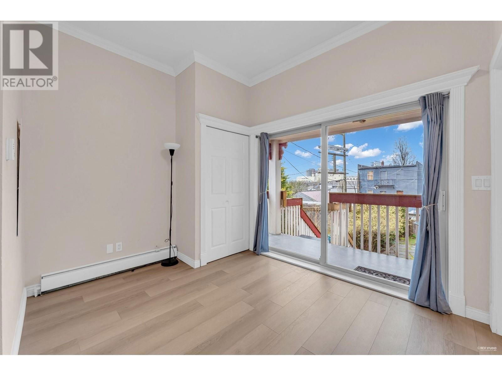 1165 PENDER STREET Image 11