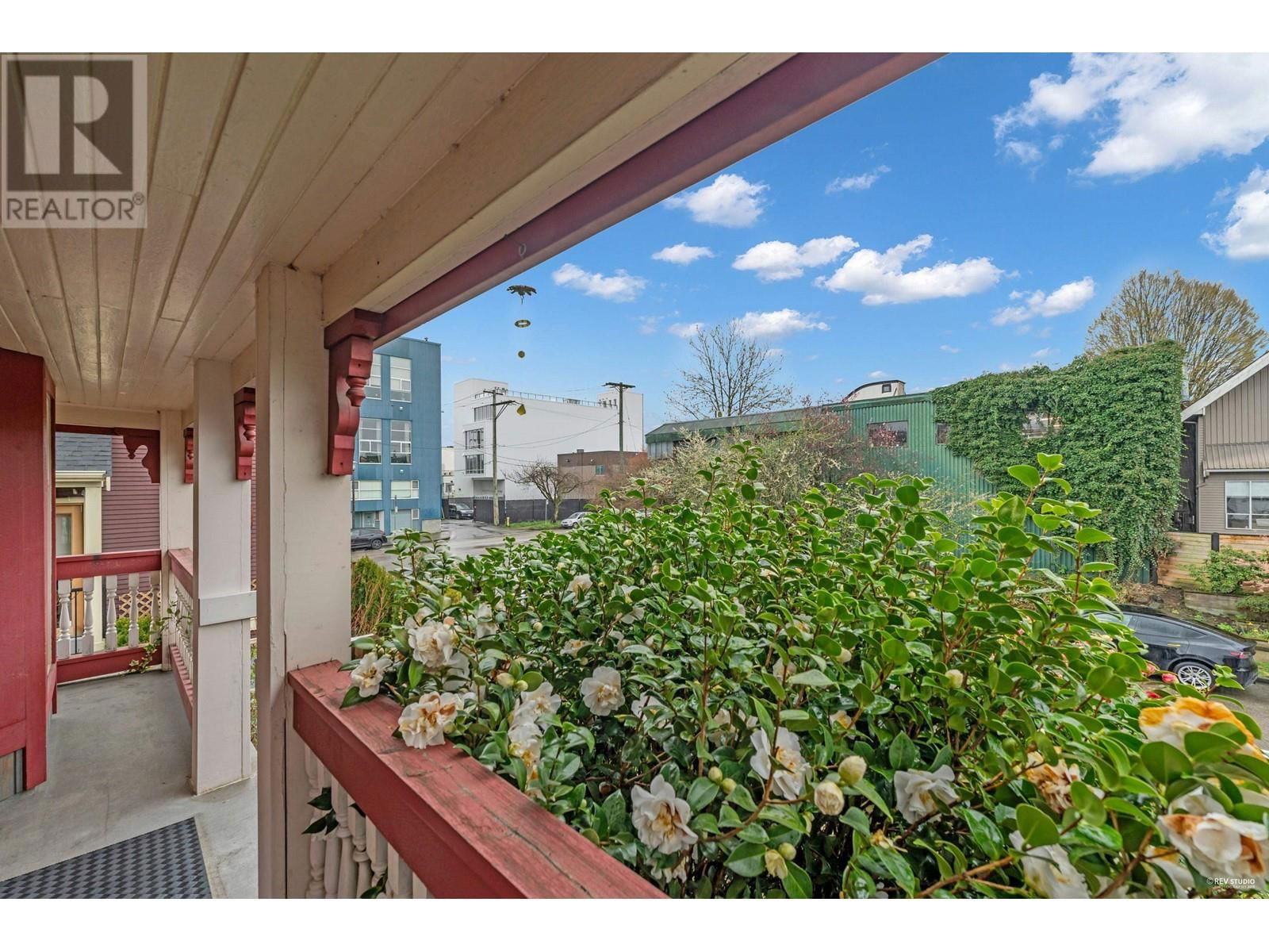 1165 PENDER STREET Image 2