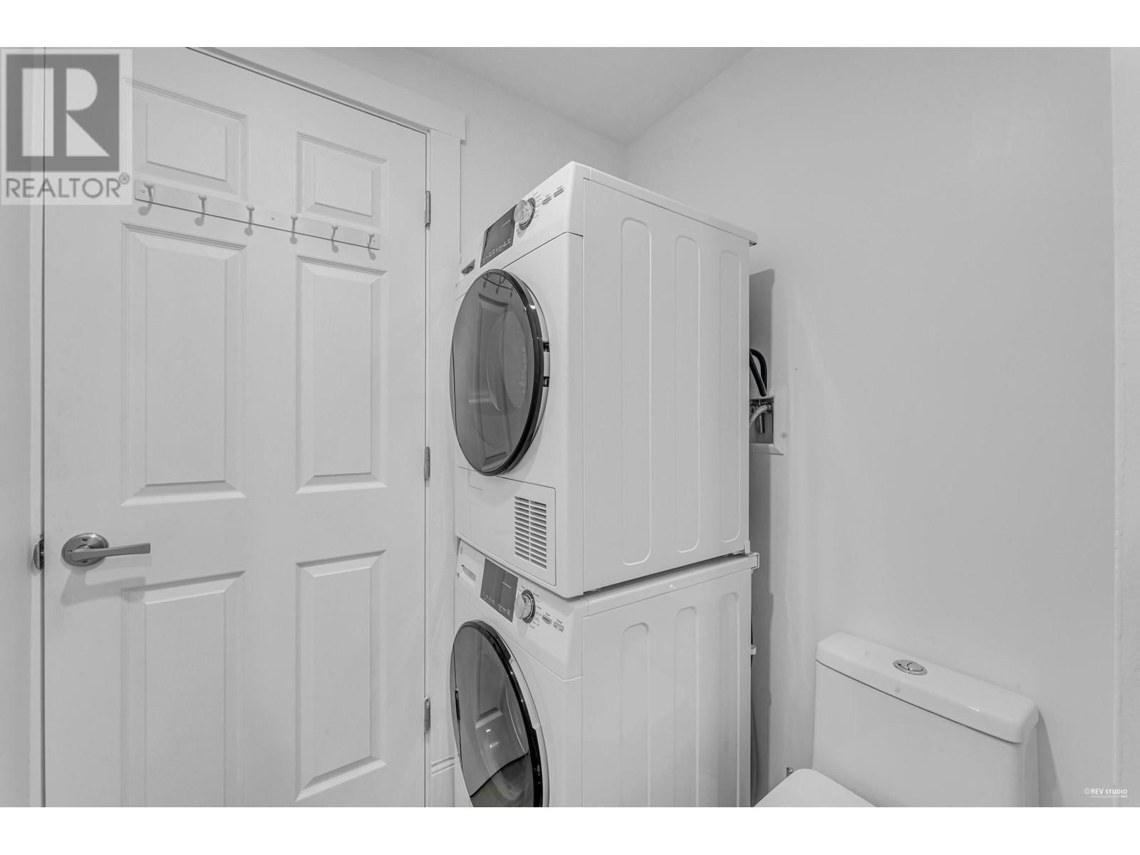 1165 PENDER STREET Image 17