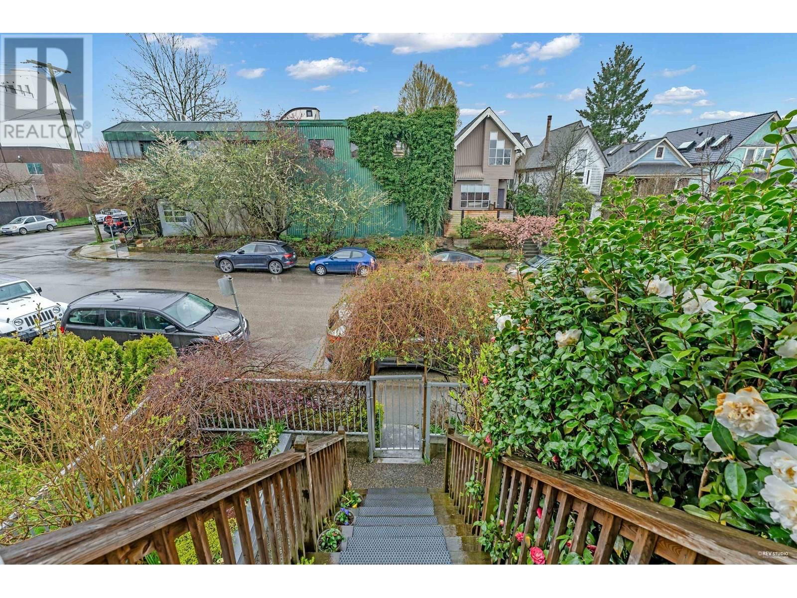 1165 PENDER STREET Image 21