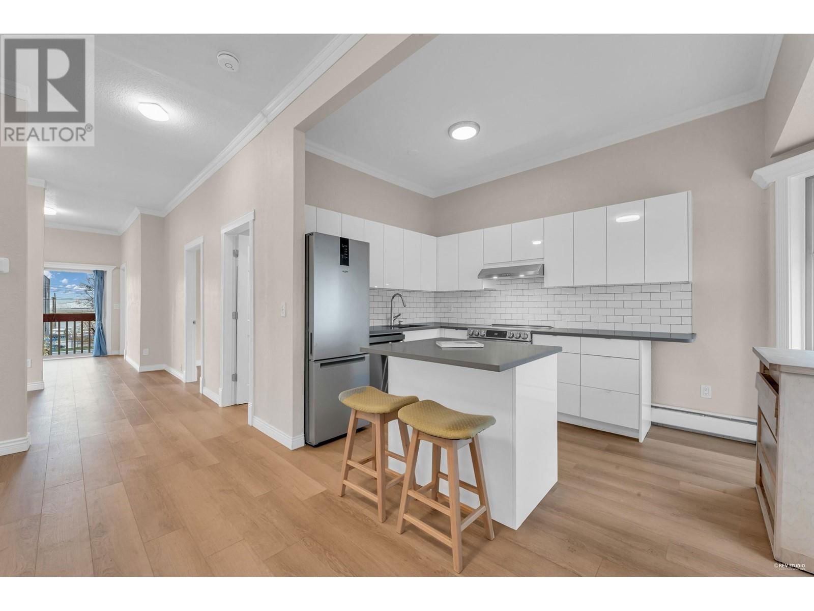 1165 PENDER STREET Image 7