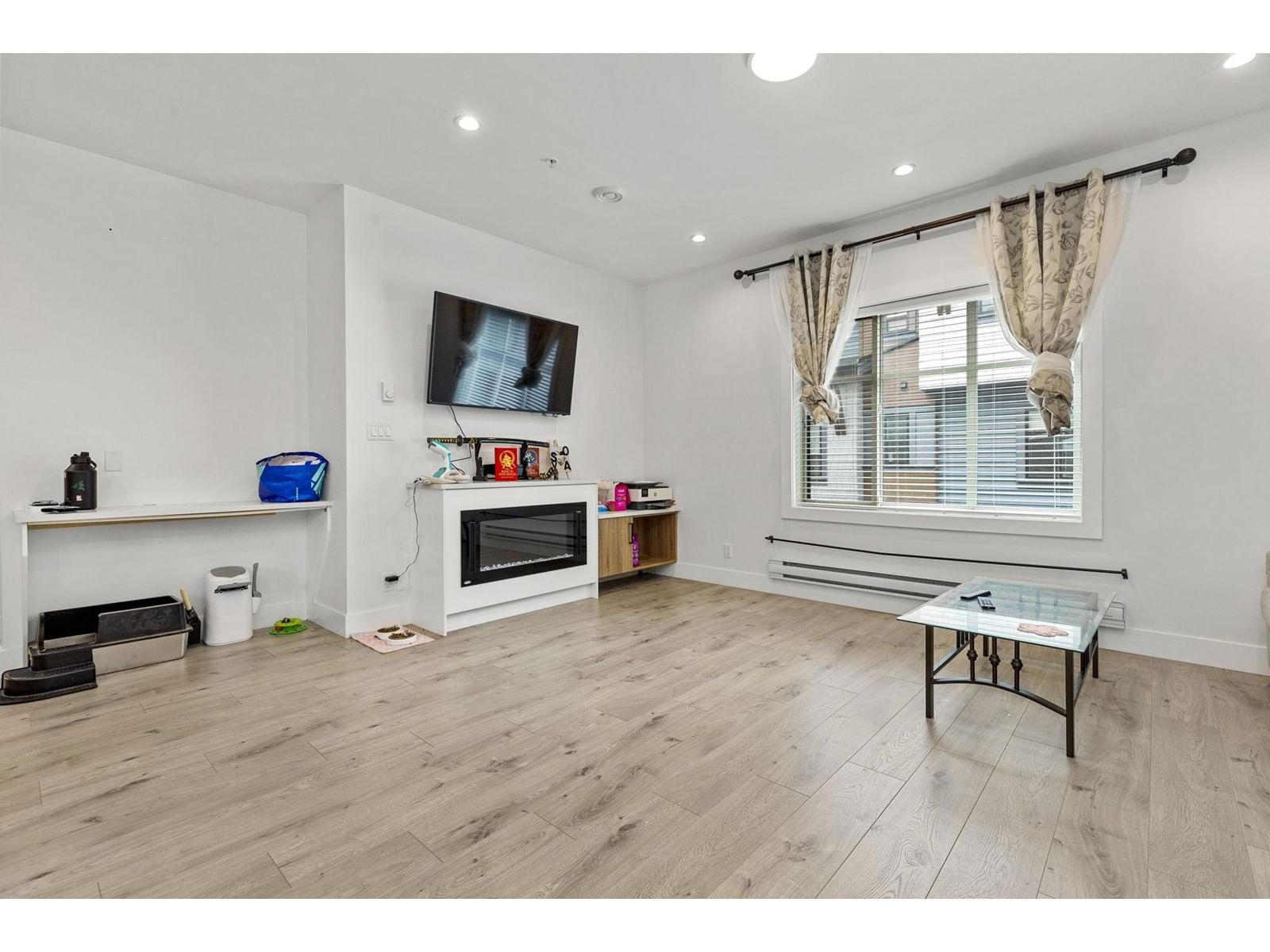 3 - 45608 BERNARD AVENUE Image 13