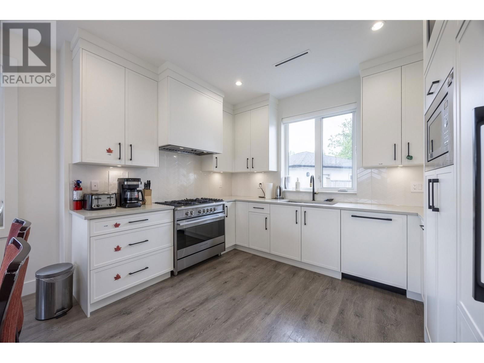 4541 HOY STREET Image 10