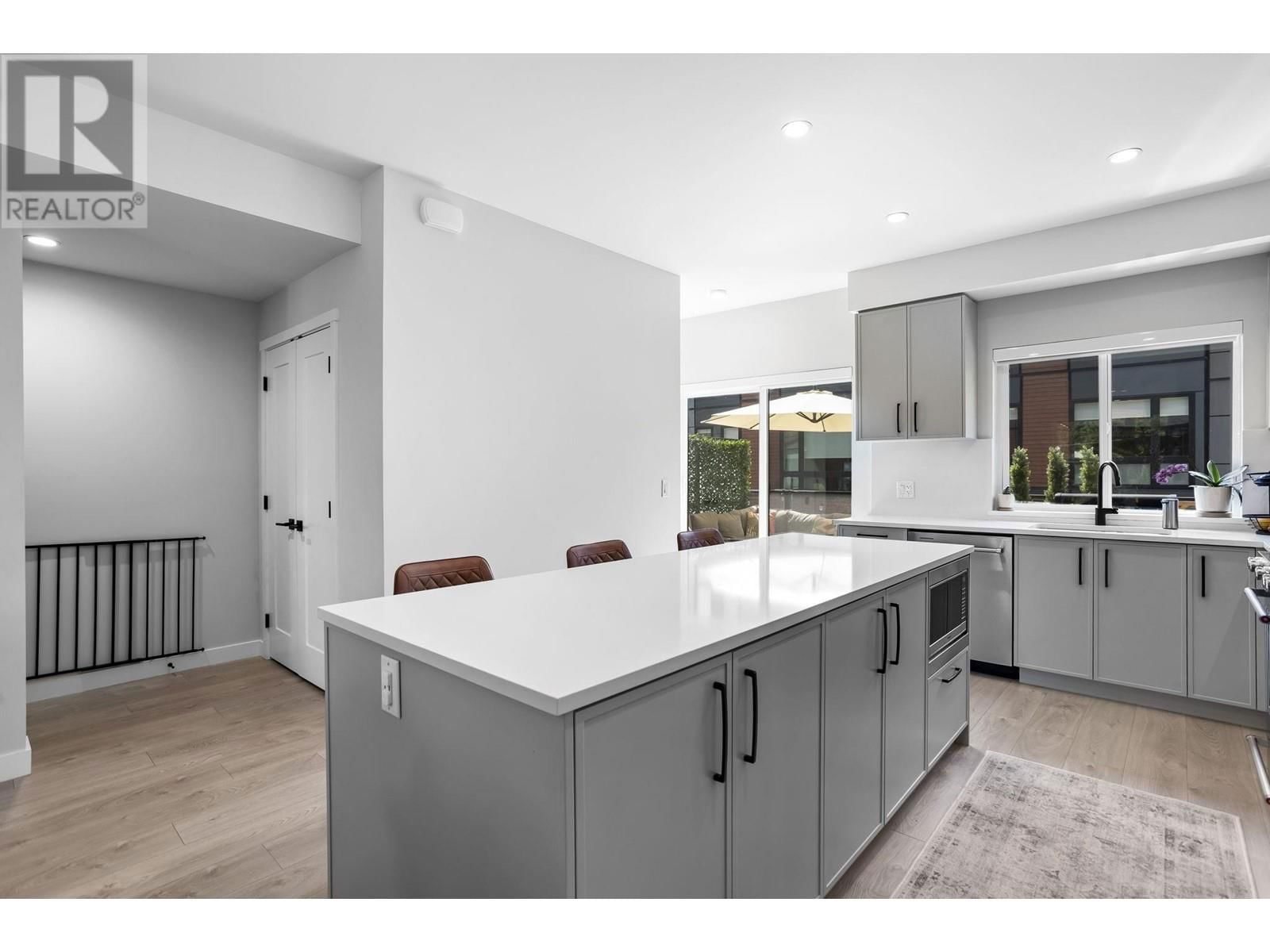 1 - 50 SEAVIEW DRIVE Image 13
