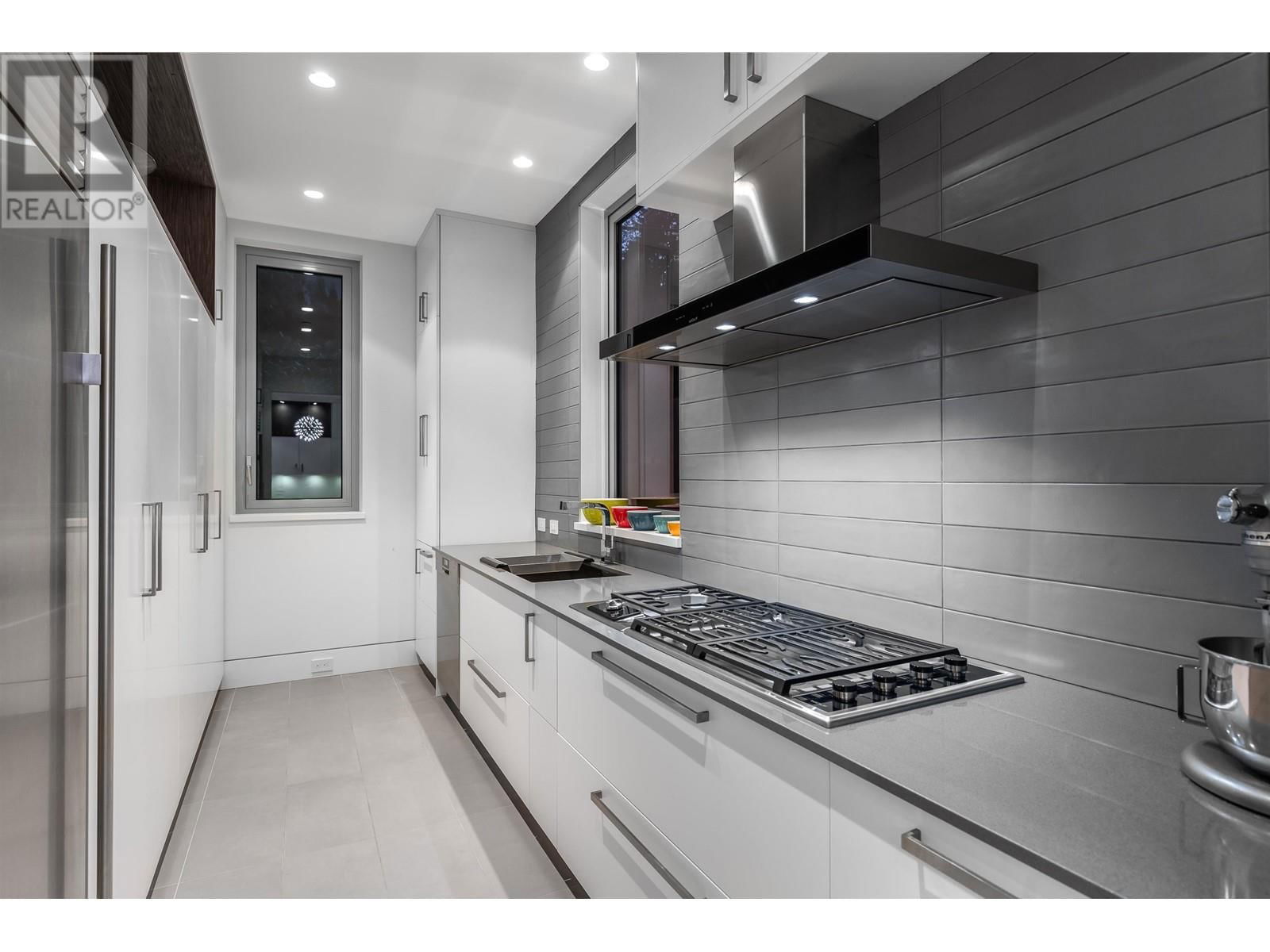 1065 GROVELAND ROAD Image 12