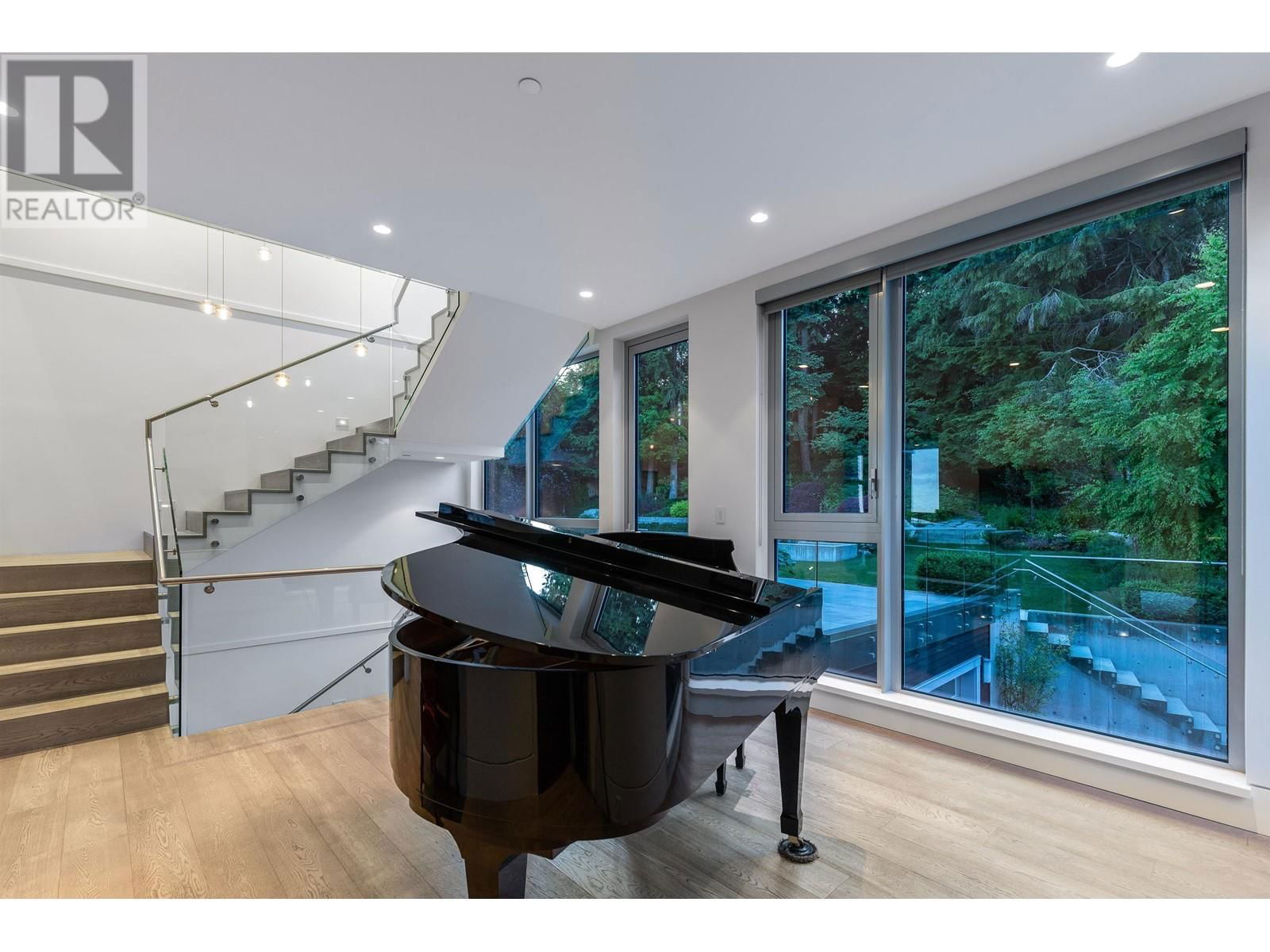 1065 GROVELAND ROAD Image 16
