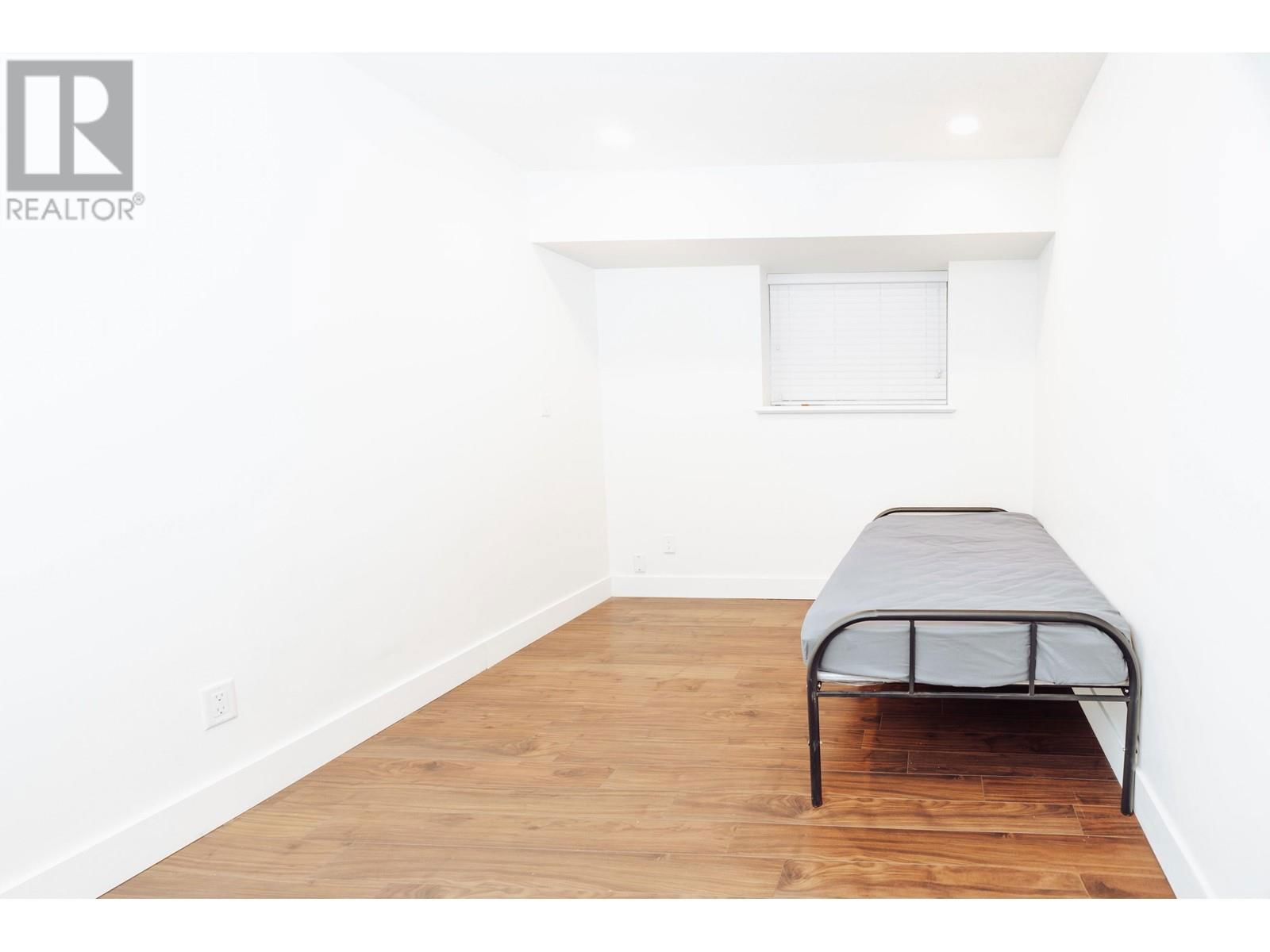 10480 ROBERTSON STREET Image 12