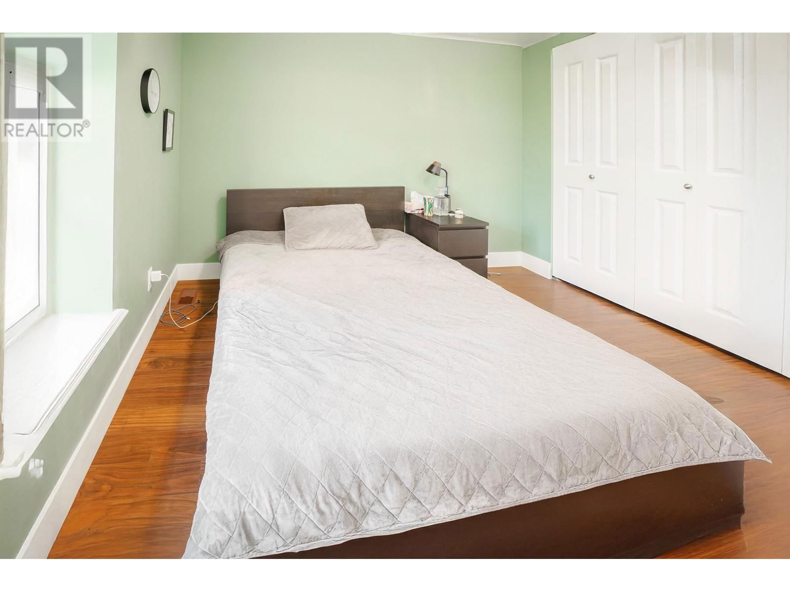 10480 ROBERTSON STREET Image 17