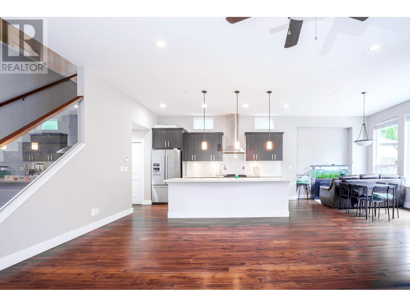 10480 ROBERTSON STREET Image 2