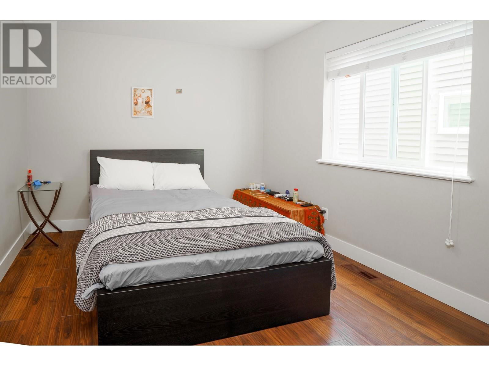 10480 ROBERTSON STREET Image 24
