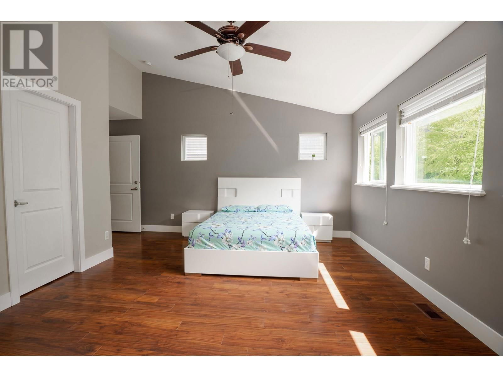10480 ROBERTSON STREET Image 28