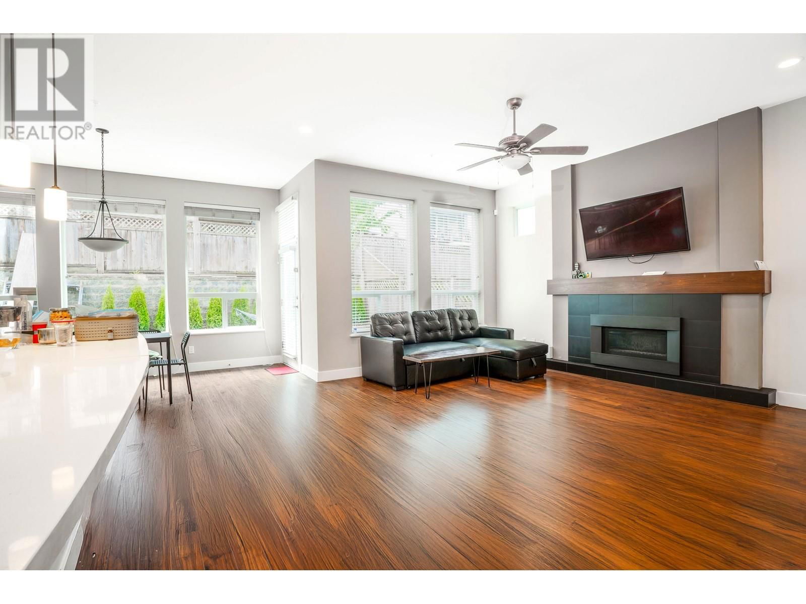 10480 ROBERTSON STREET Image 4