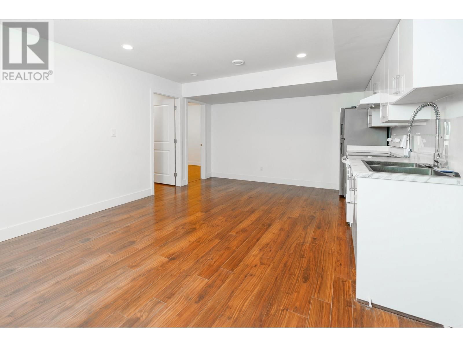 10480 ROBERTSON STREET Image 6