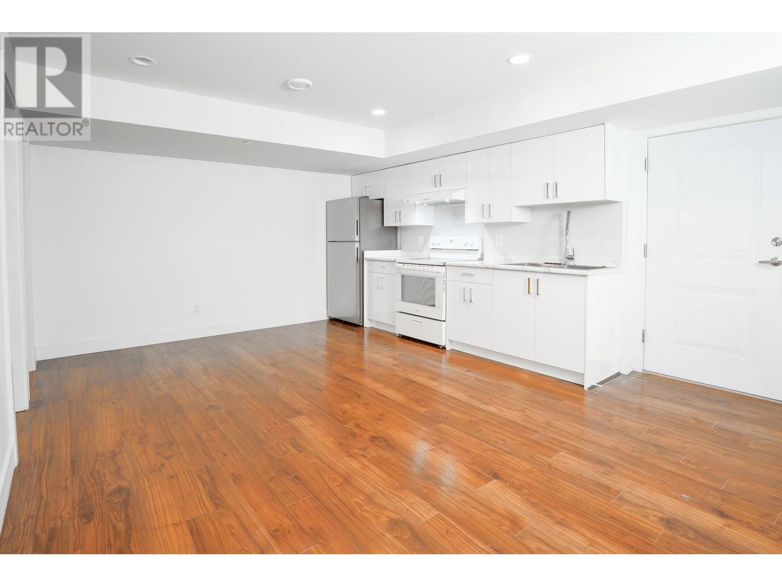 10480 ROBERTSON STREET Image 7