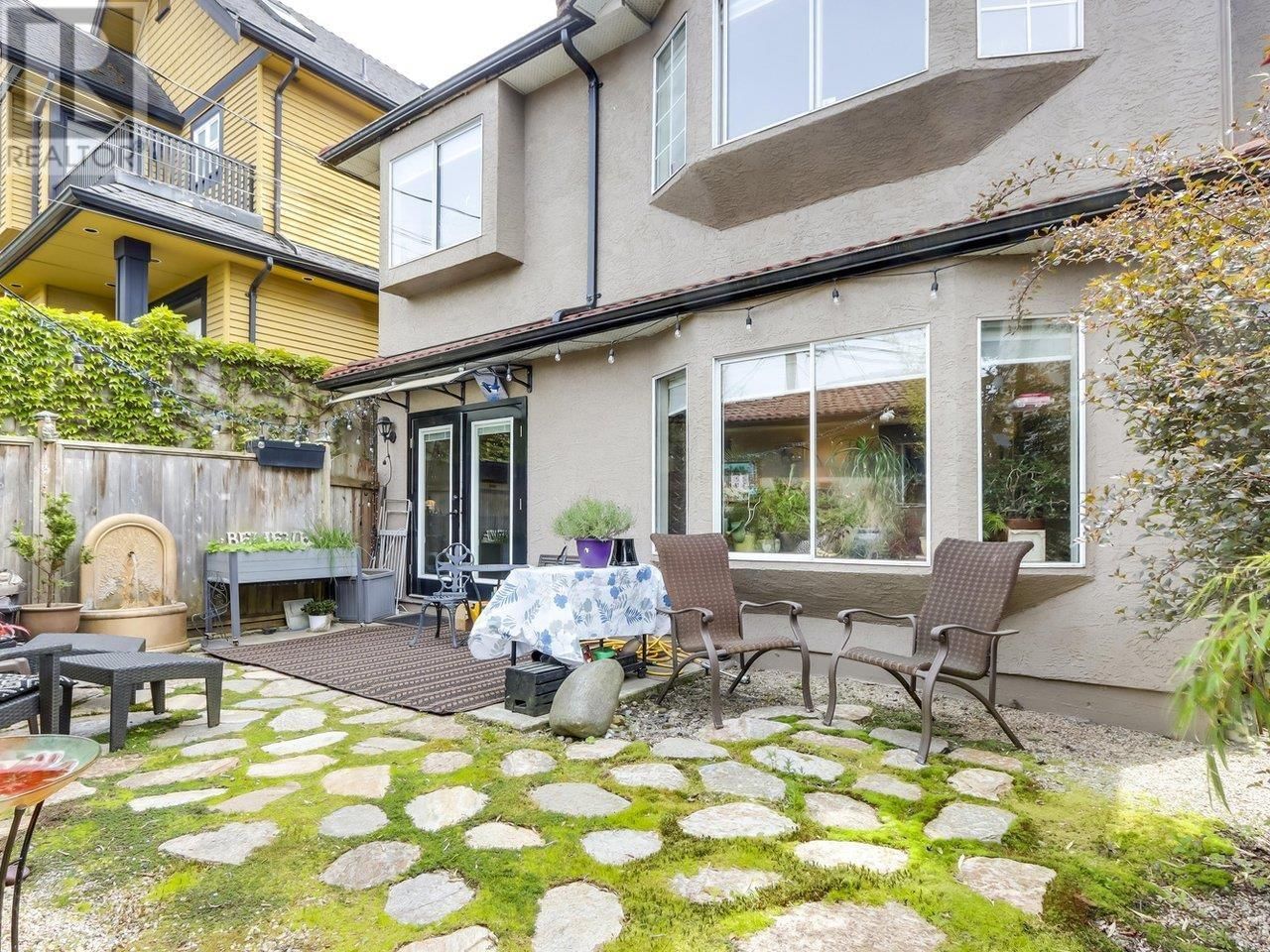 1983 4TH AVENUE Image 23
