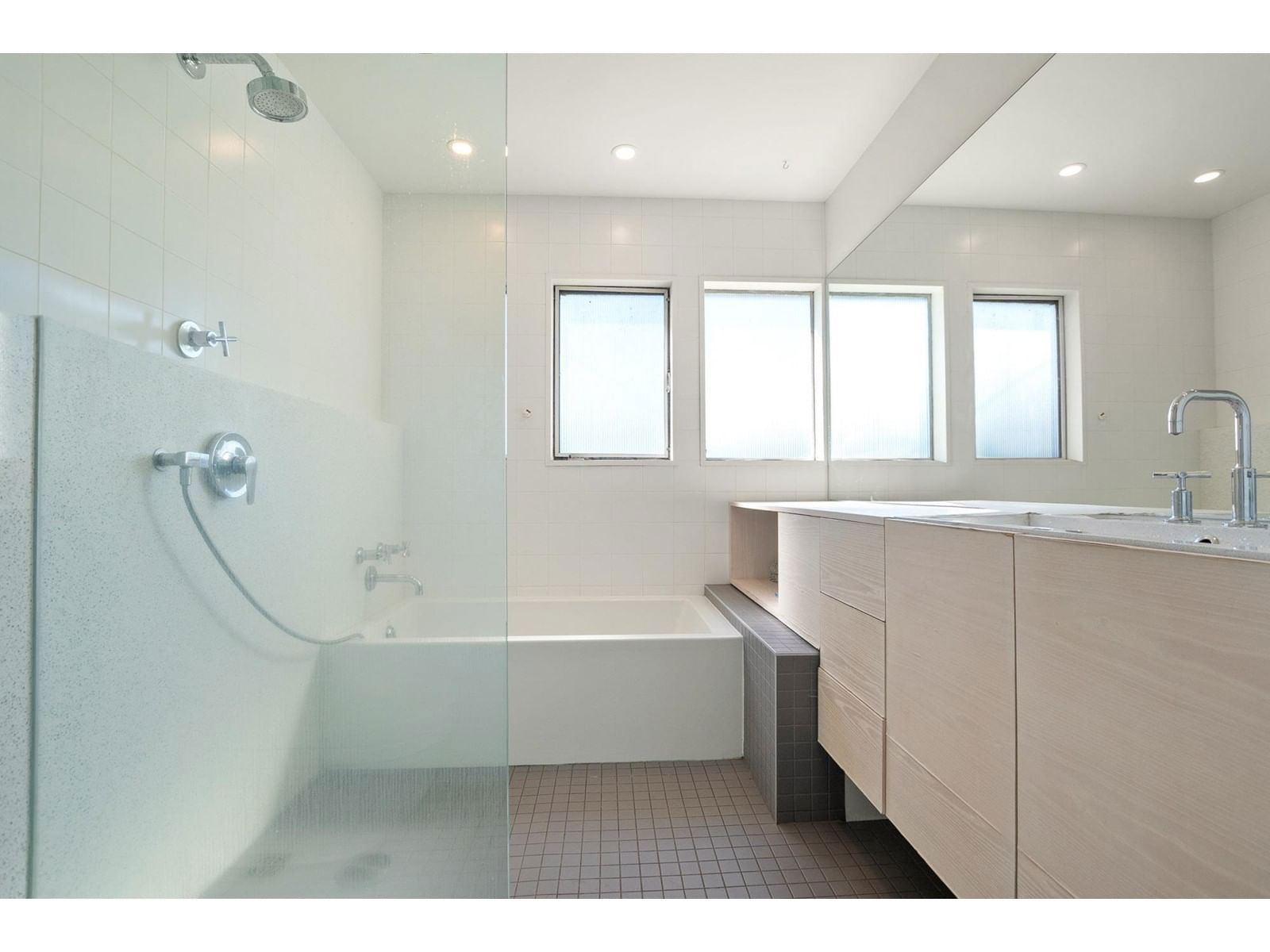 9867 INGLEWOOD CRESCENT Image 18