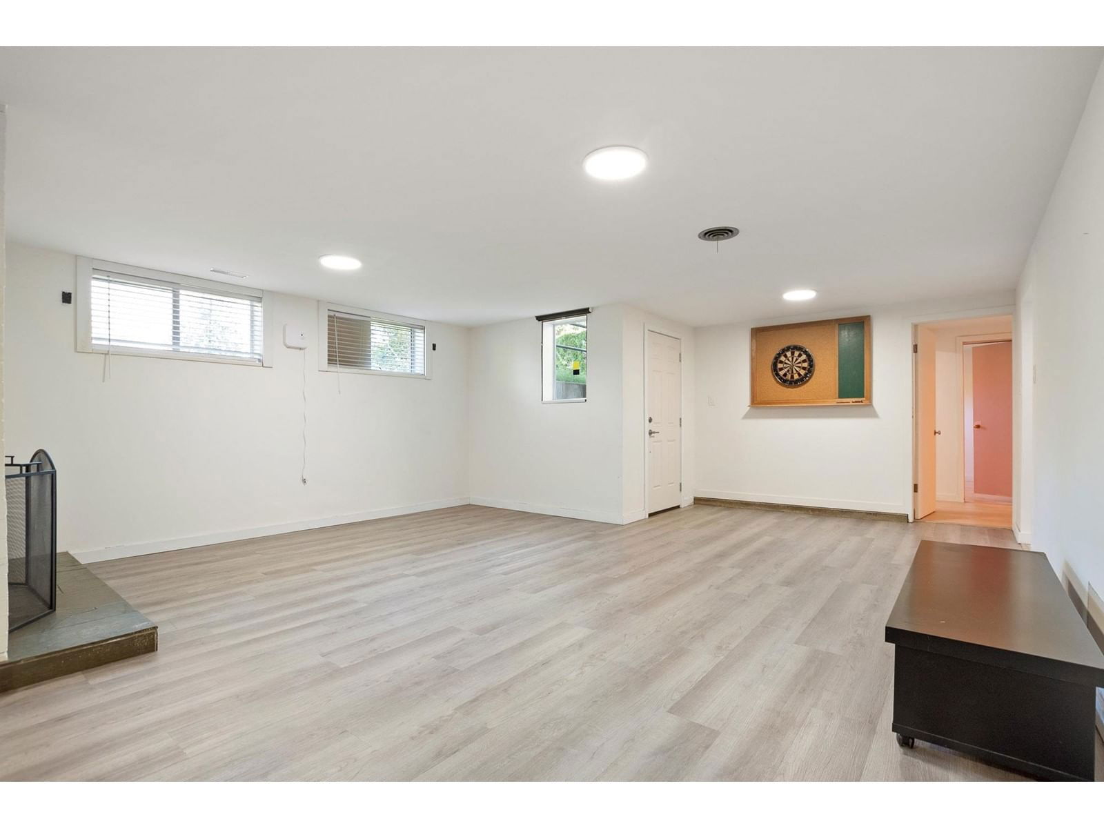 9867 INGLEWOOD CRESCENT Image 31