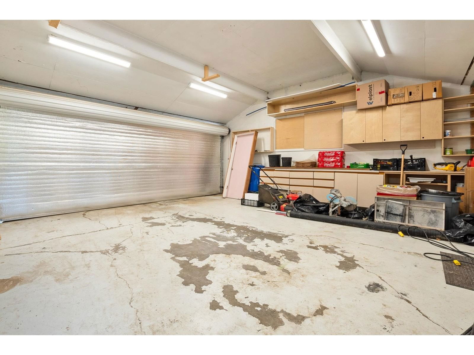 9867 INGLEWOOD CRESCENT Image 37