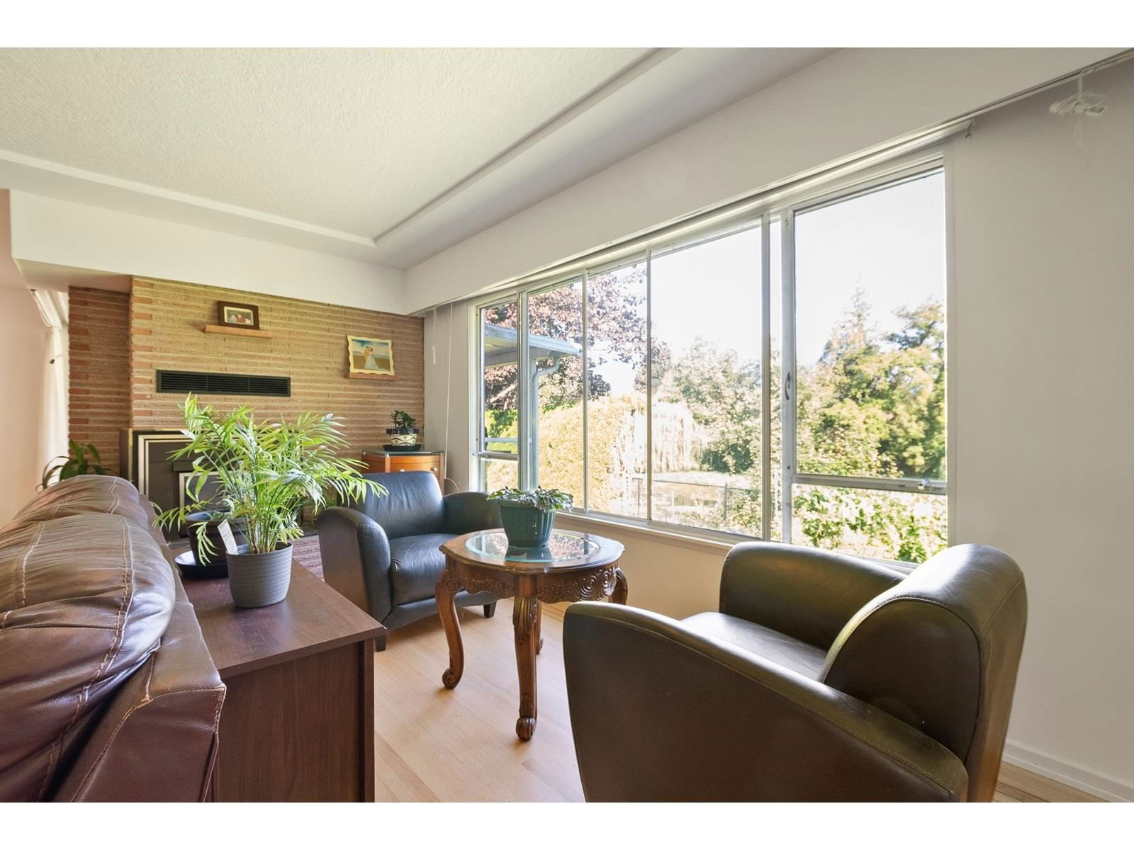 9867 INGLEWOOD CRESCENT Image 8