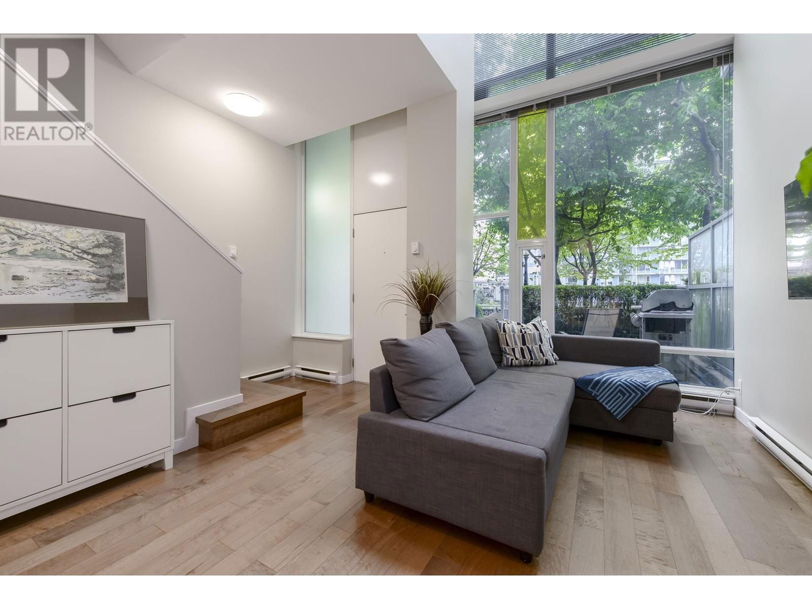 128 DUNSMUIR STREET Image 1