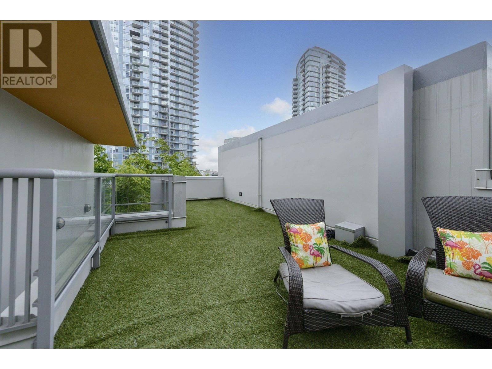 128 DUNSMUIR STREET Image 15