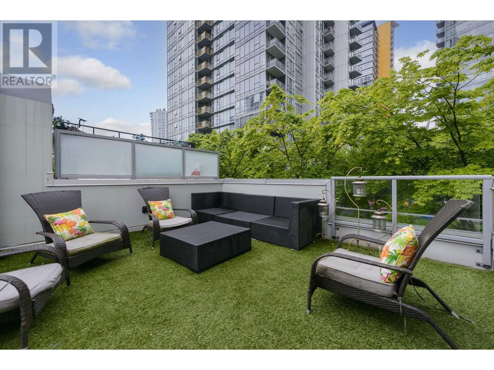 128 DUNSMUIR STREET Image 16