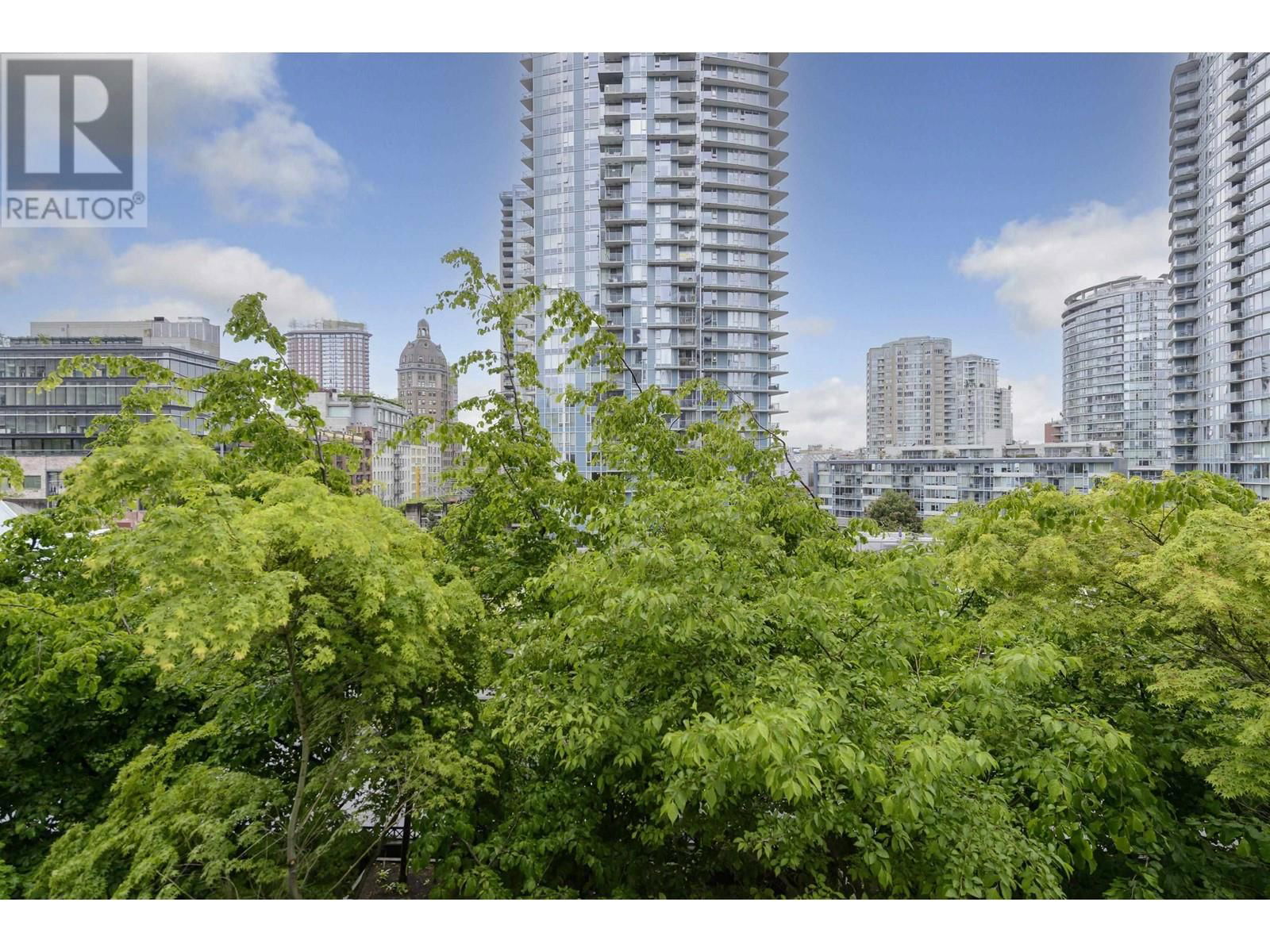128 DUNSMUIR STREET Image 17