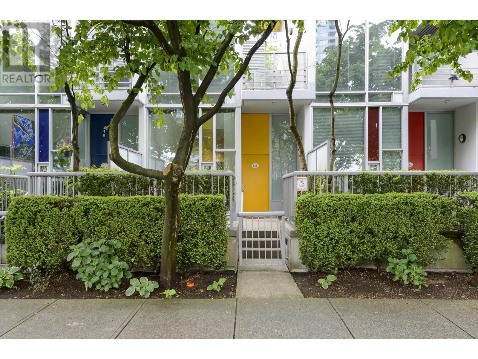 128 DUNSMUIR STREET Image 21