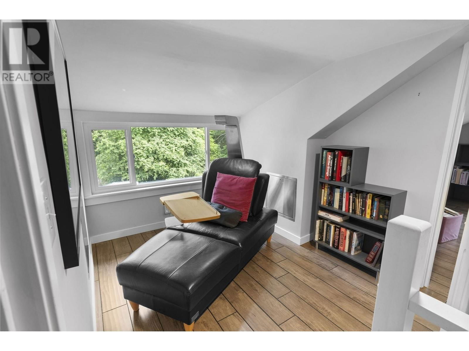 12084 232ND STREET Image 17