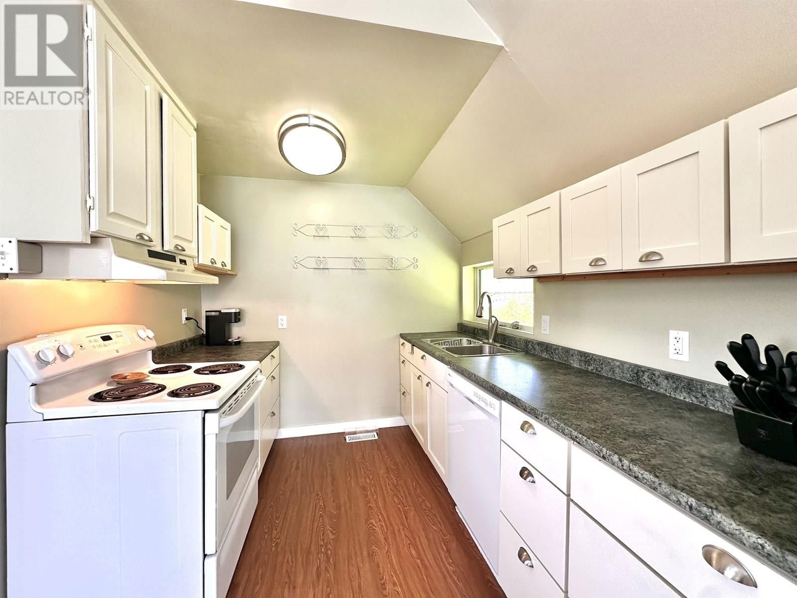 2605 FIRST AVENUE Image 4